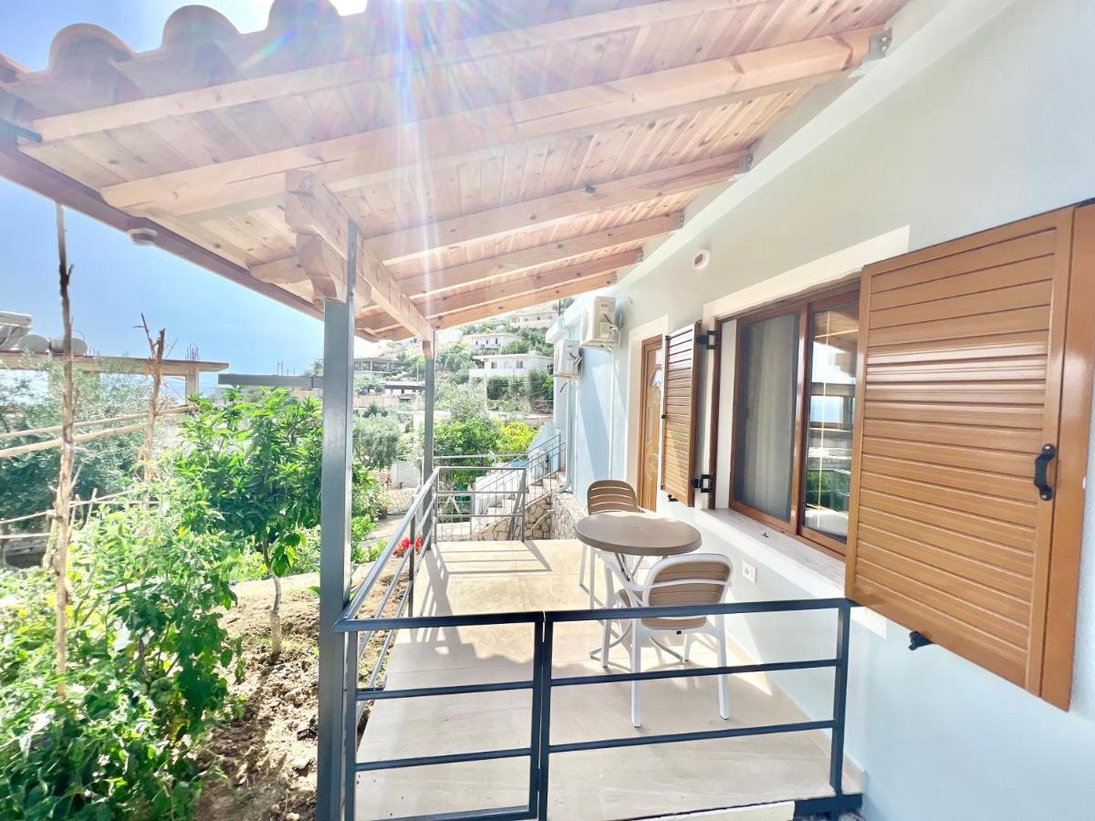 Coral Guesthouse Sarande Exterior photo