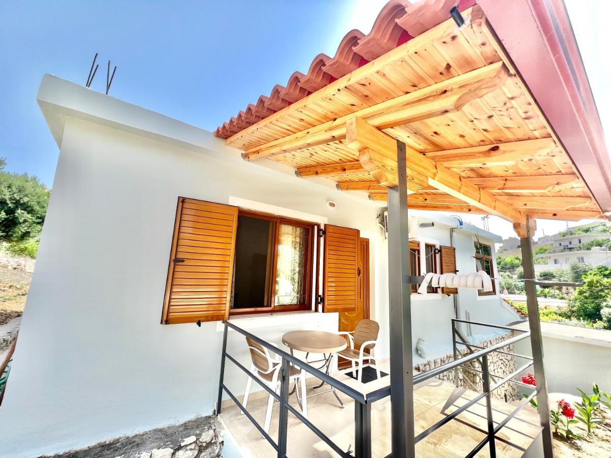 Coral Guesthouse Sarande Exterior photo