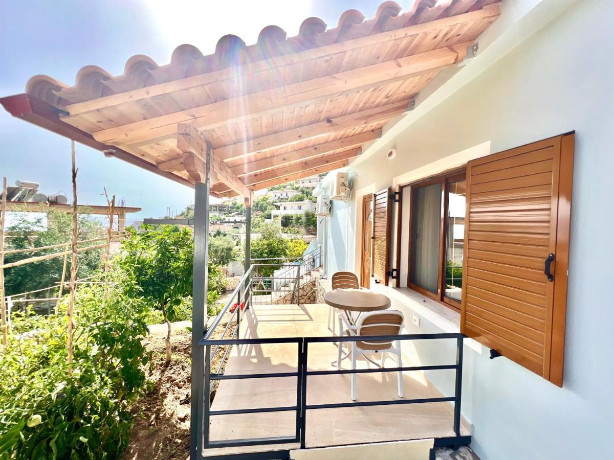 Coral Guesthouse Sarande Exterior photo