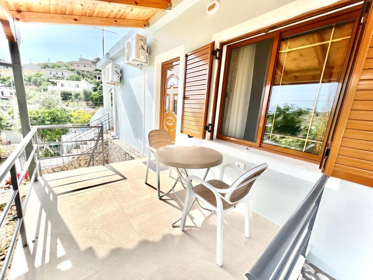 Coral Guesthouse Sarande Exterior photo