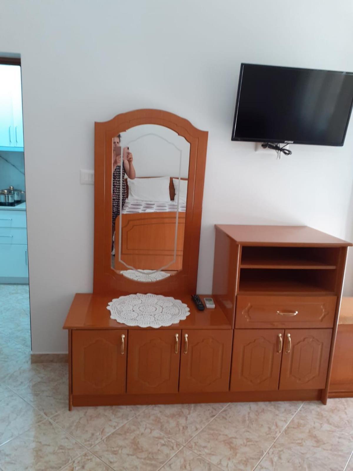 Coral Guesthouse Sarande Exterior photo