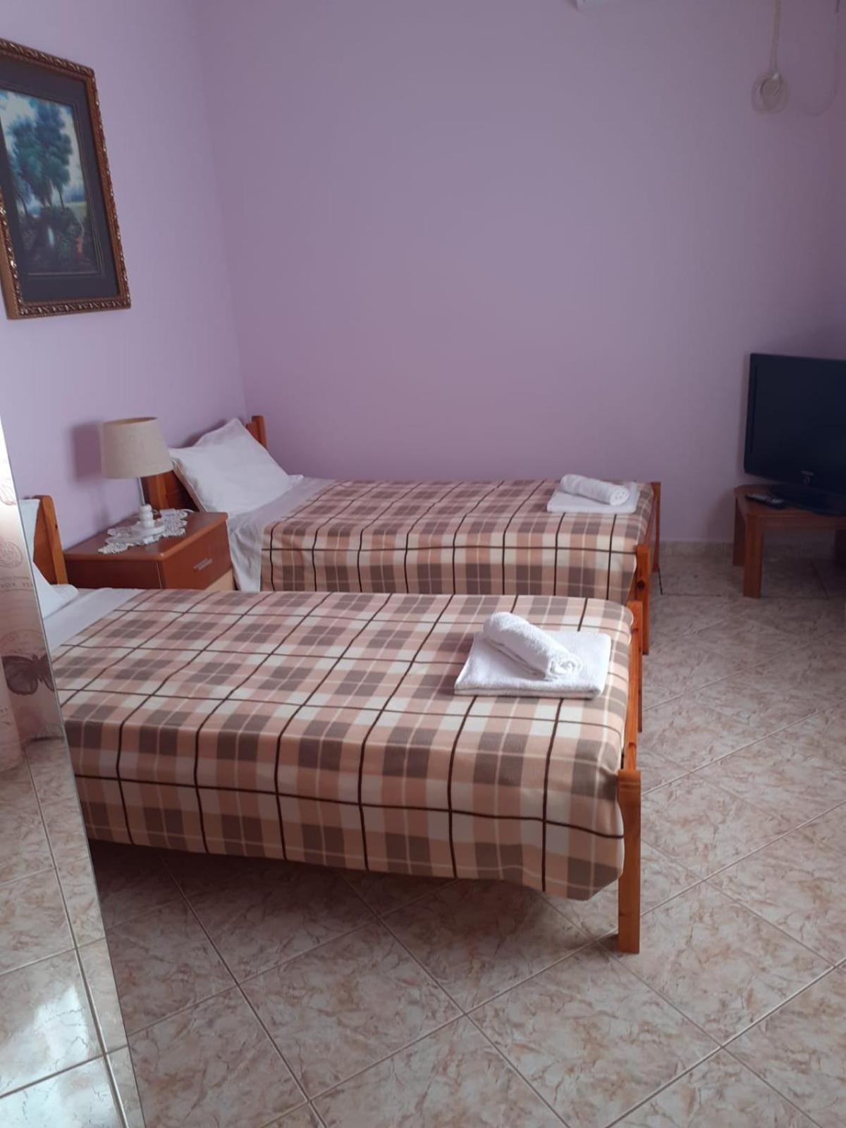 Coral Guesthouse Sarande Exterior photo